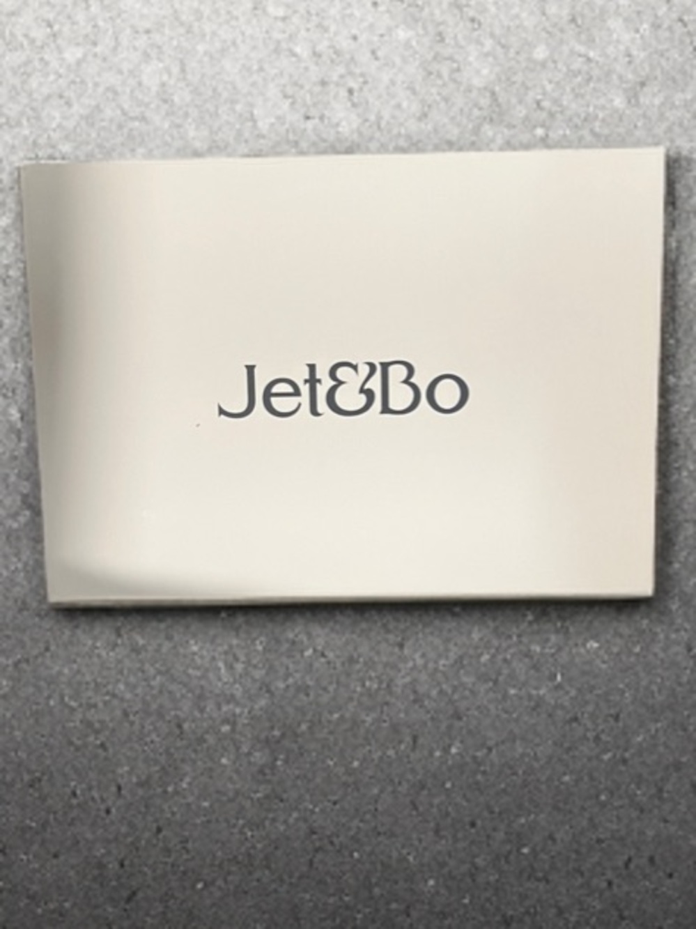 Jet&Bo White Box